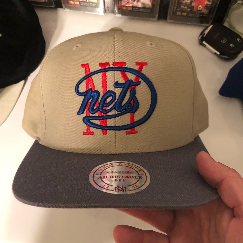 Mitchell &ness hat